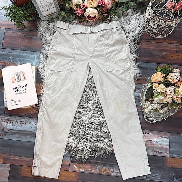Athleta Trekkie Belted Khaki Utility Hiking Pants, 10 - Picture 4 of 12